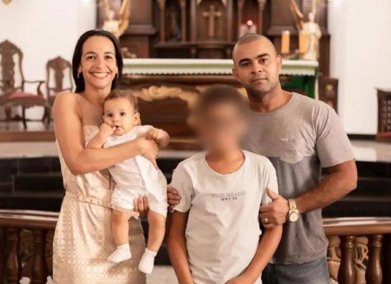 Namorada de adolescente que matou a família no RJ, planejava matar a própria mãe