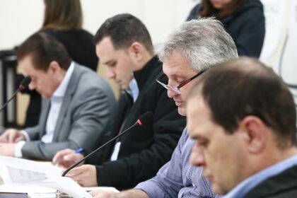 CCJR aprova parecer contrário a projeto que susta convênio para consignações