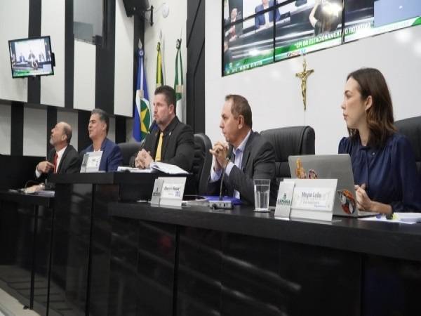 Dilemário pede acareação com ex-prefeito Emanuel do contrato de estacionamento rotativo