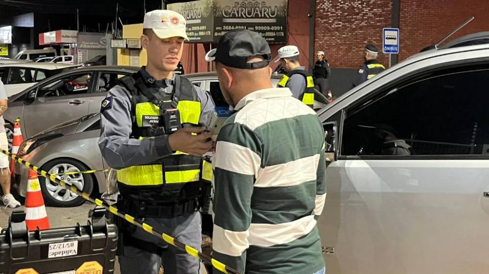  Oito motoristas são presos na avenida Couto Magalhães em Várzea Grande