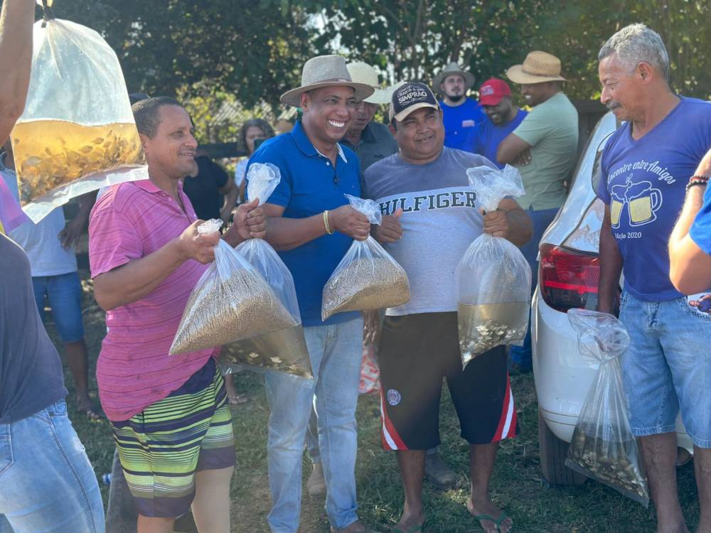 Juca do Guaraná  entrega  mais de 18 mil alevinos para  Comunidade do Sangradouro