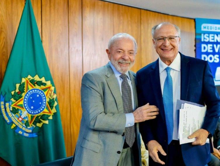 Lula cria comitê para enfrentar taxação dos EUA e proteger economia brasileira
