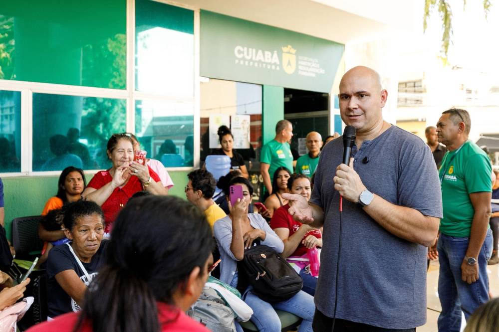 Após filas enormes, Abílio vai a pontos de inscrição do Casa Cuiabana