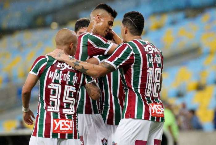 Fluminense se aproveita da fragilidade do Paraná e goleia no Maracanã