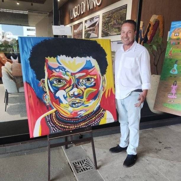 Prestes Brasil leva cores e culturas ao Cine Teatro Cuiabá em nova exposição
