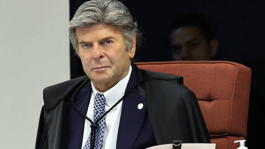 Fux vota contra medidas cautelares a Bolsonaro 