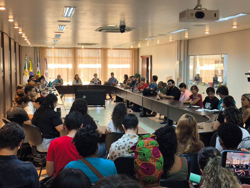 Estudantes cobram e reitora promete reforçar segurança no Campus da UFMT