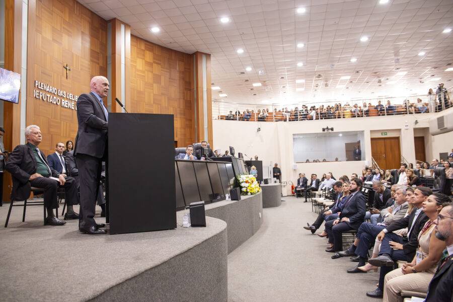 Os 3 senadores de MT estão entre os 41 que já assinaram o pedido de impeachment de Alexandre de Moraes