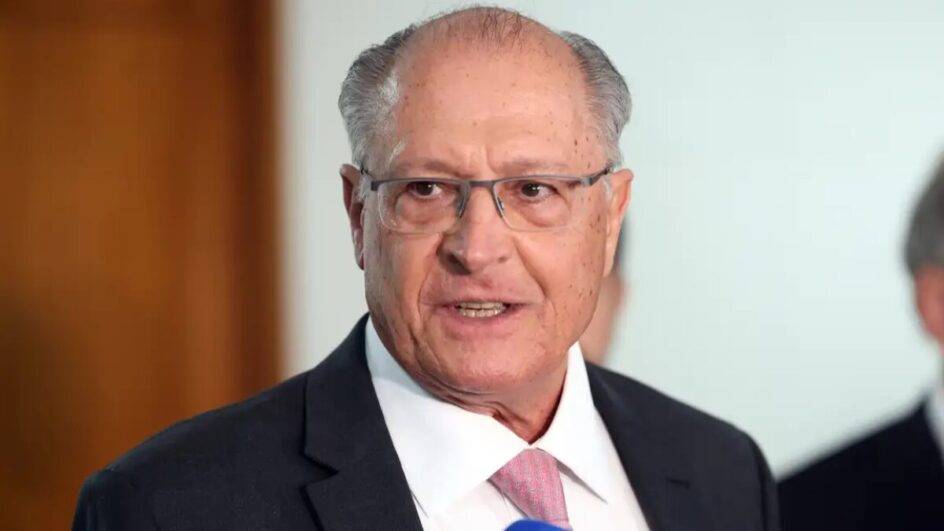 Plano de contingência ao tarifaço deve sair até terça, diz Alckmin