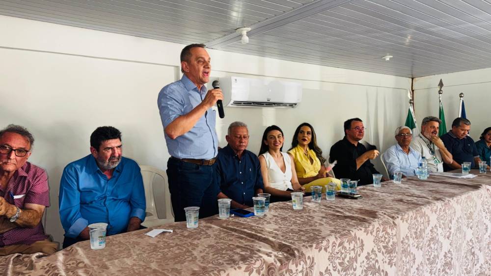 Moradores da Vila Bom Jardim e da comunidade Roda D’Água, em Nobres recebem título