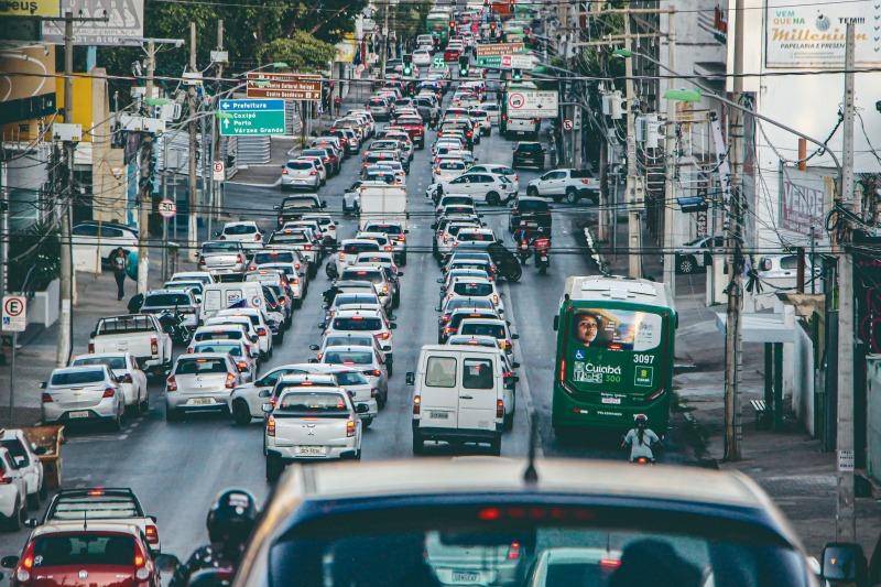 Cuiabá pode enfrentar colapso no trânsito até 2050 sem ações urgentes