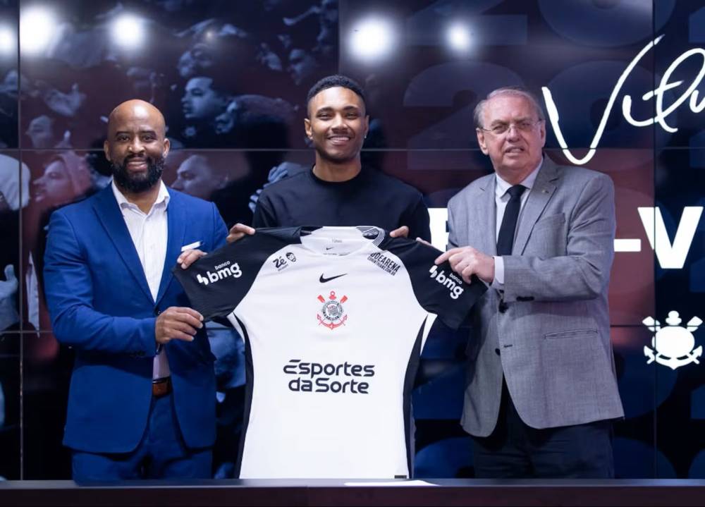 Vitinho é oficializado no Corinthians e assina até 2026: Expectativa imensa