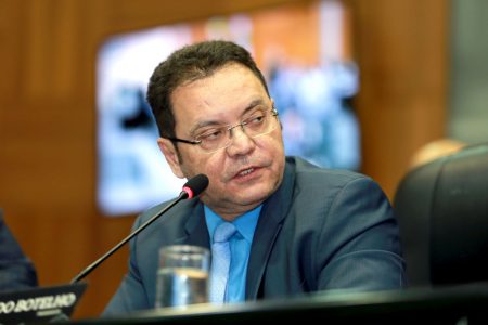 Lei de Botelho ampara servidor que tenha cônjuge ou filho deficiente