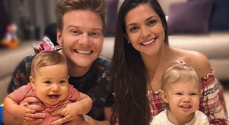 'Michel Teló comemorou quatro anos de casado com a atriz Thais Fersoza 