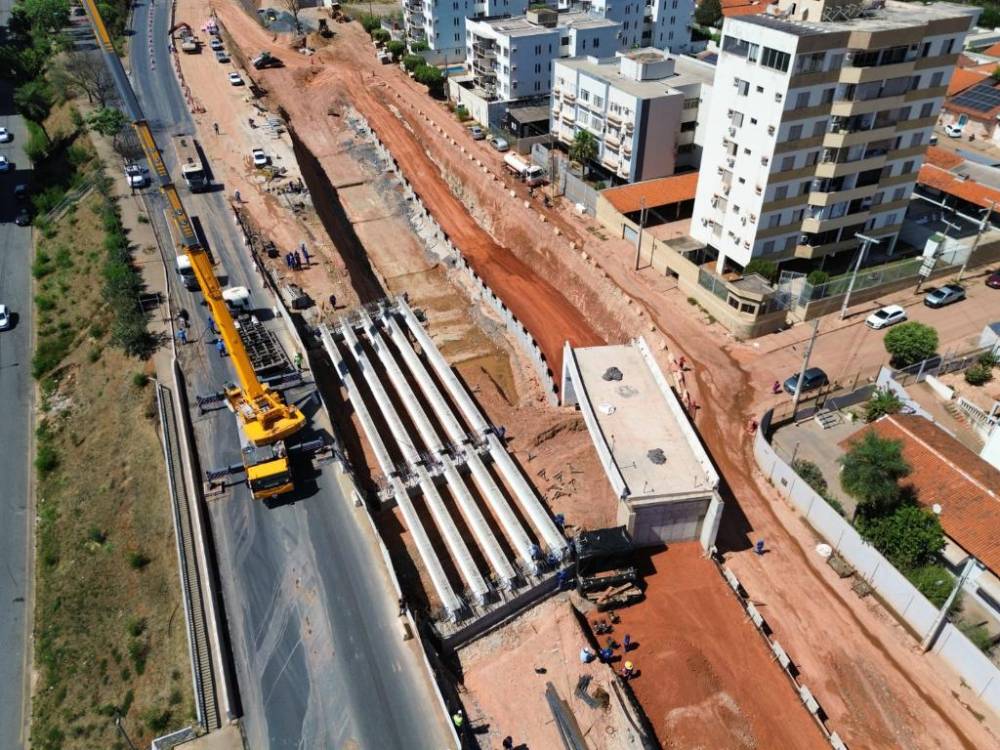 Trânsito é liberado na Miguel Sutil