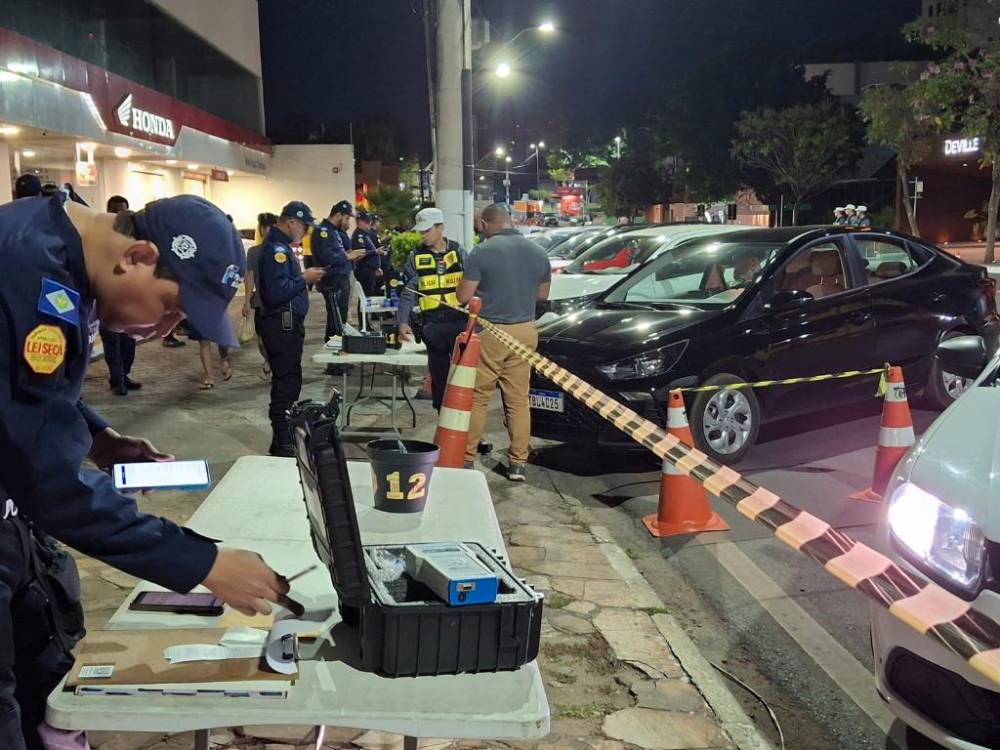 Dez condutores presos por embriaguez na avenida Isaac Póvoas