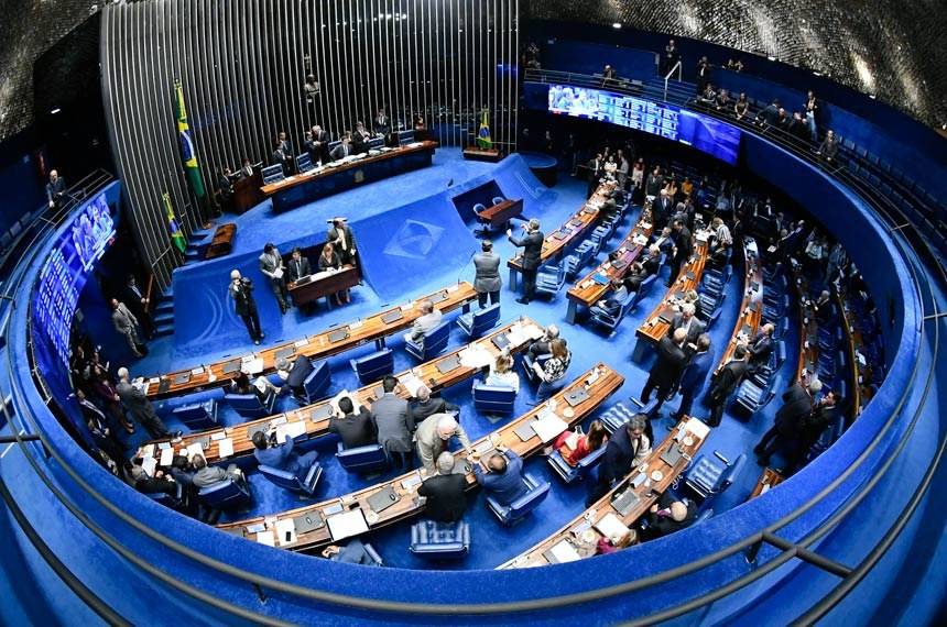 Com 50 votos a 24, Senado aprova mudanças na Lei da Ficha Limpa