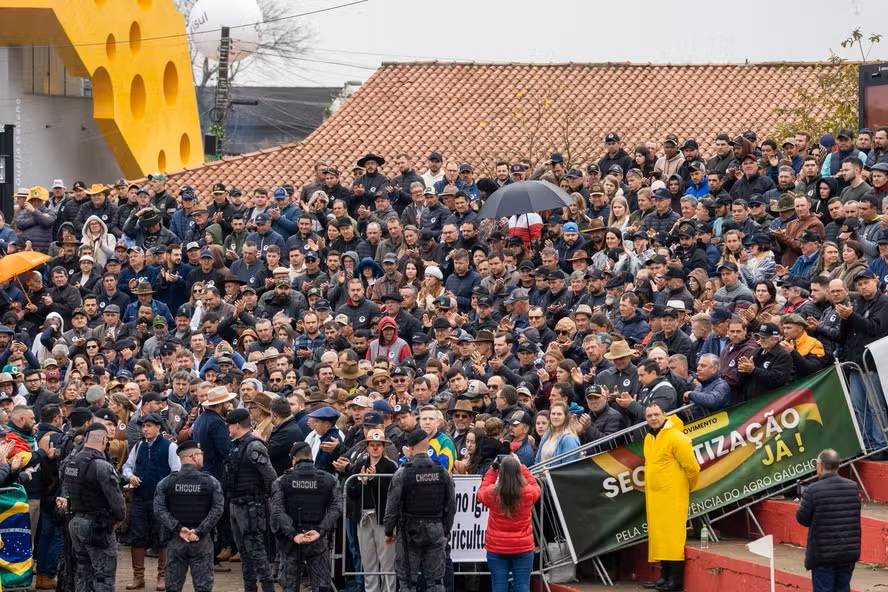  48ª Expointer no RS foi marcada por fortes protestos de agricultores contra autoridades federais e estaduais