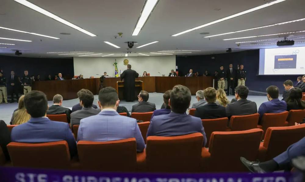STF retoma nesta terça julgamento de Bolsonaro