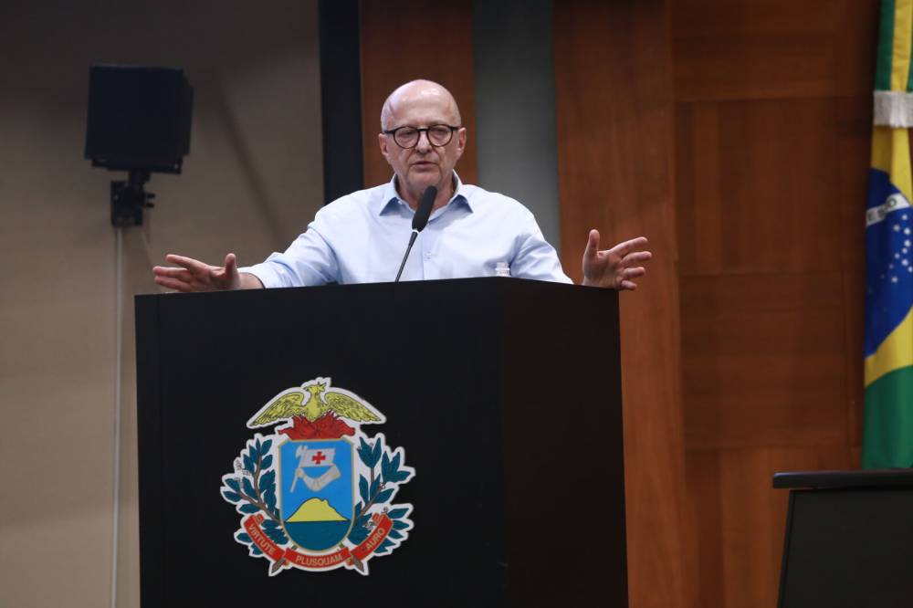 VÍDEO: Pivetta diz que Governo vai resolver problema do Contorno Leste e sugere mutirão para construir casas