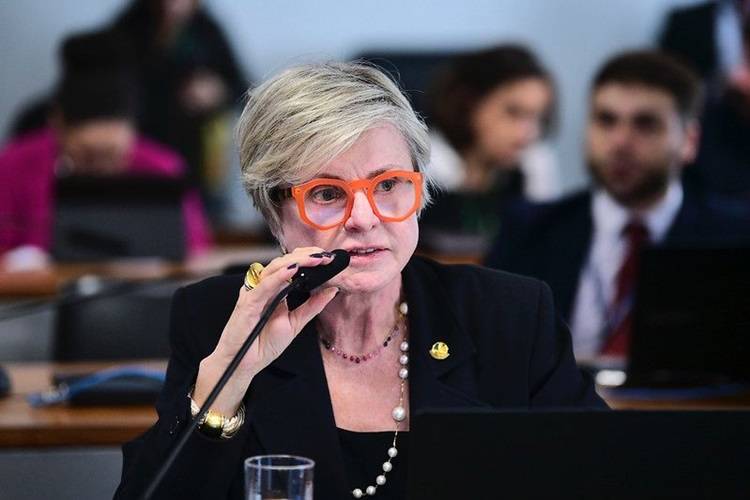 Buzetti anuncia licença do Senado e abre espaço para suplente José Lacerda