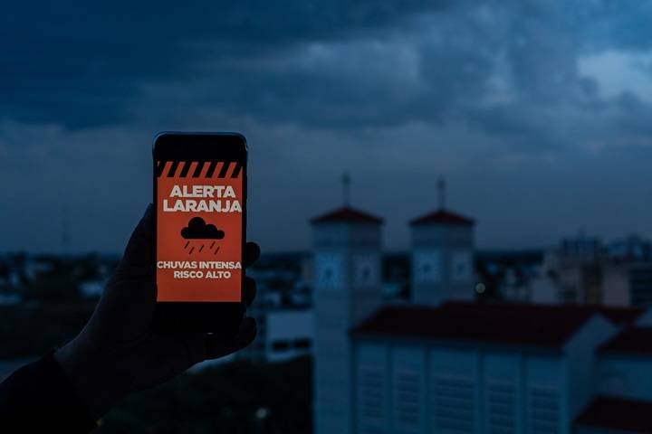 Alerta da Defesa Civil ativa celulares dos cuiabanos neste sábado