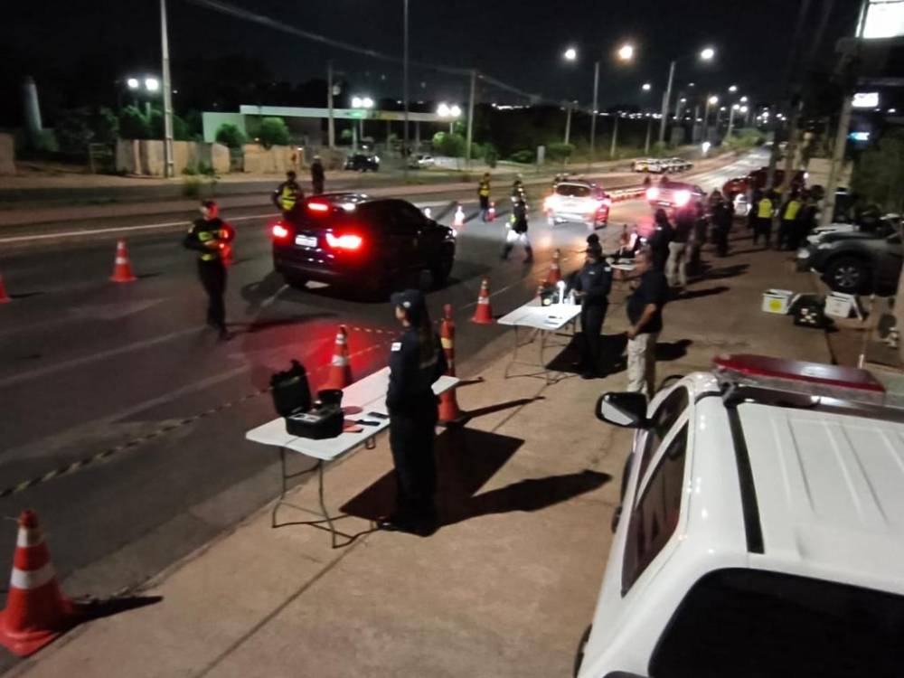 Dois motoristas são presos por embriaguez na rodovia MT-010, no bairro Ribeirão do Lipa, em Cuiabá