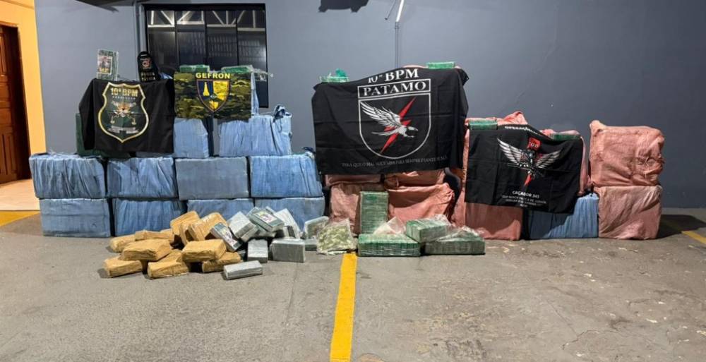 Forças de segurança de MT e RO apreendem 900 quilos de cocaína em área rural da cidade de Rolim de Moura (RO)