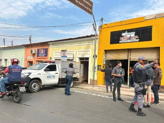 Corpos de Mãe e filho  são encontrados em estado de decomposição  em casa no Centro de Cuiabá