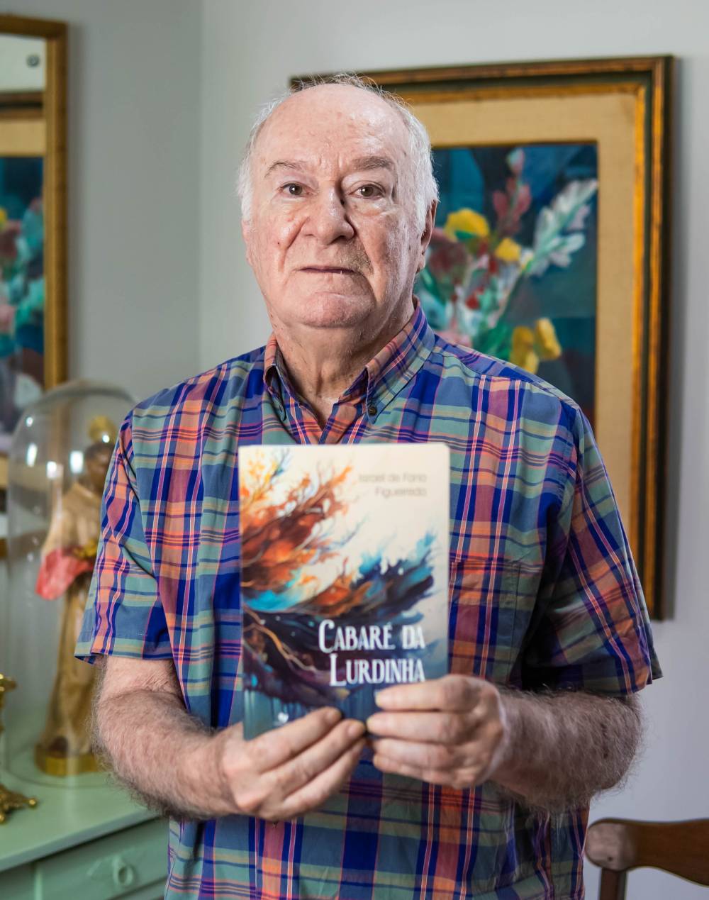 Cabaré de Lurdinha: Livro retrata cotidiano de bordel de Cuiabá no século XX