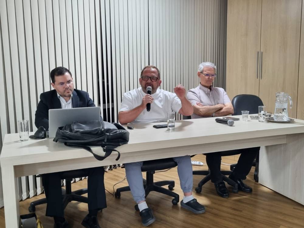 Médicos da rede pública de Cuiabá aprovam estado de greve contra o corte da insalubridade