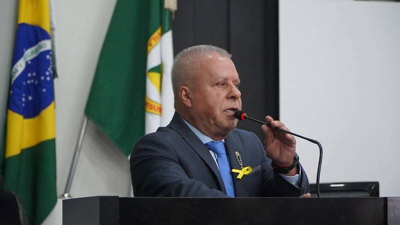 Chico 2000 prepara pedido de desculpas para evitar processo na Comissão de Ética