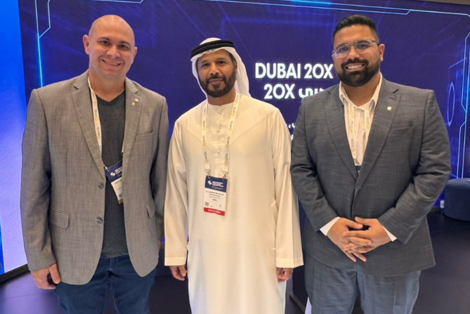 Abilio Brunini participa em Dubai de fórum que reúne mais de 350 prefeitos para discutir o futuro das cidades