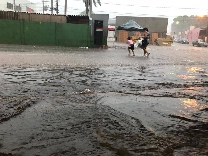 Cuiabá está em alerta de chuva e ventos intensos até o final da semana