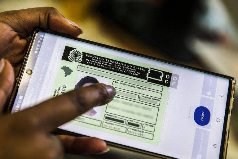 CNH acessível prevê curso teórico gratuito em plataformas do governo e instituições de ensino