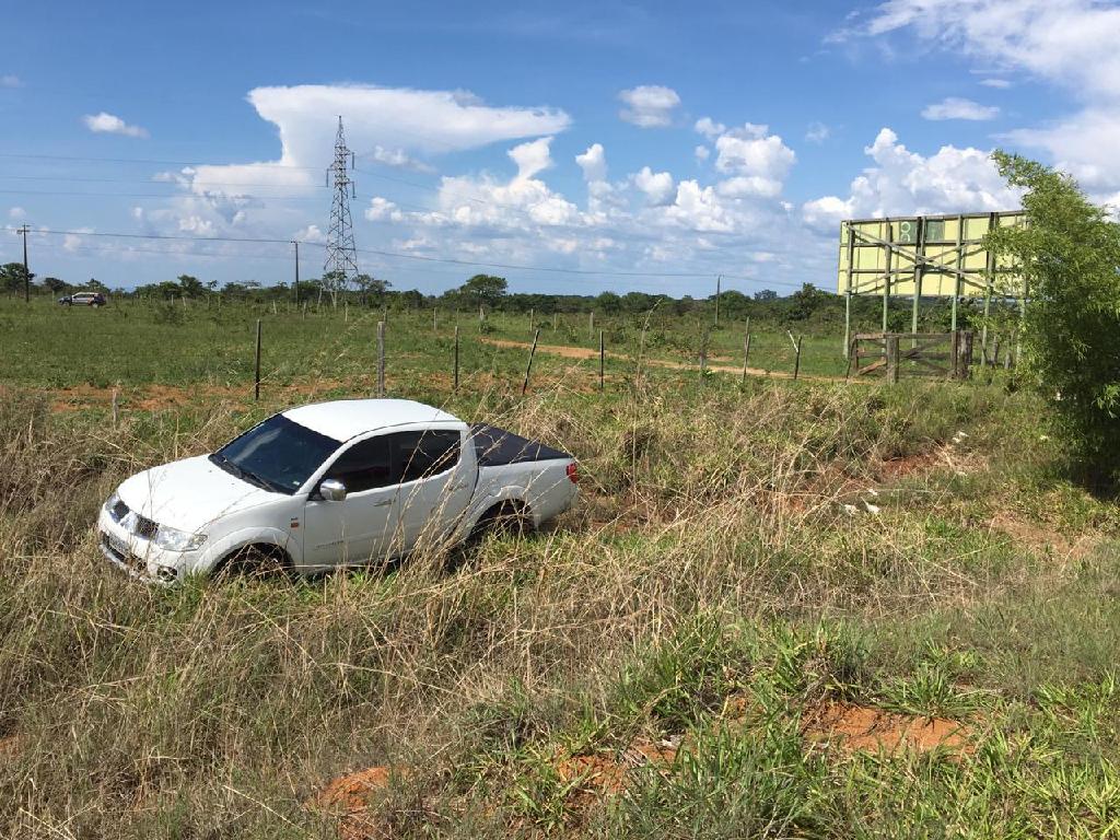 Veículo roubado é abandonado próximo ao mirante por falta de combustível