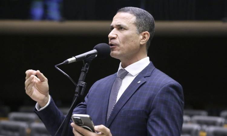 Coronel Assis, Kalil e Chico Curvo lideram para federal em Várzea Grande, aponta IDOC