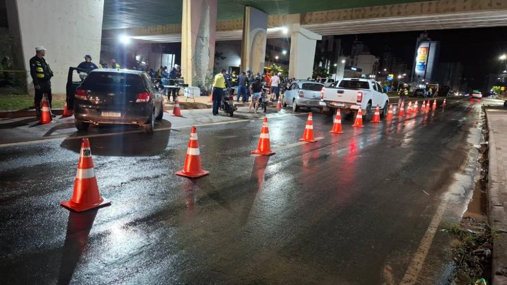 Treze motoristas são presos na Operação Lei Seca na Avenida do CPA