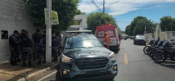 Segurança armado se tranca em Ciretran em Várzea Grande