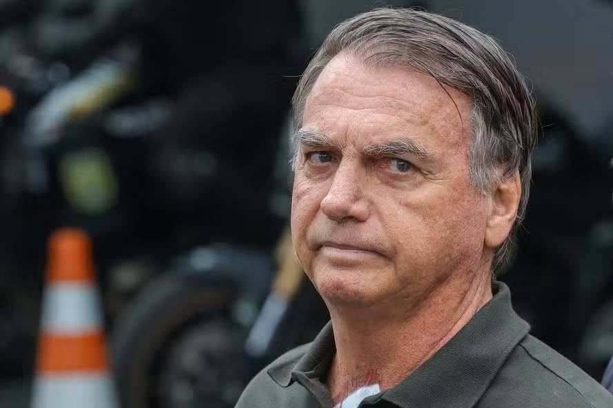 Bolsonaro é preso preventivamente pela PF por ordem de Moraes