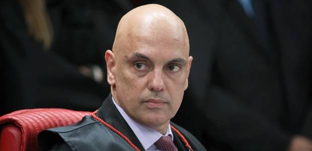 Moraes manda comunicar TSE sobre inelegibilidade de Bolsonaro
