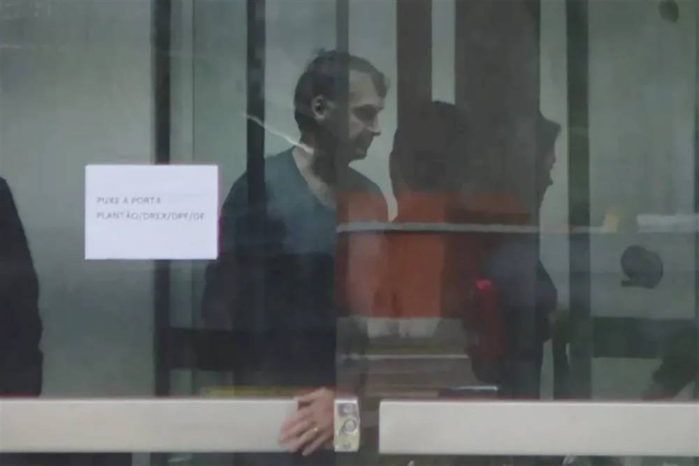 Alexandre de Moraes determina início do cumprimento da pena de Bolsonaro na PF