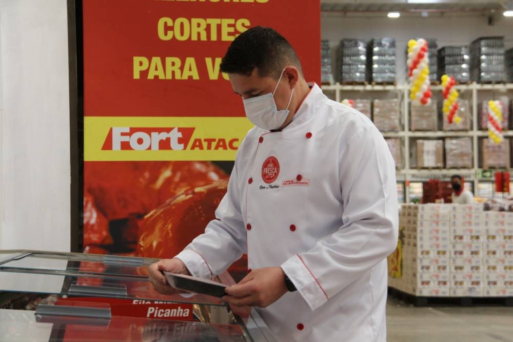 Black Friday com descontos em todos os setores, da carne ao vinho