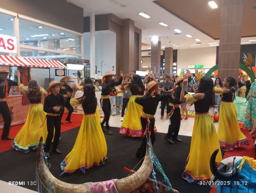 Escolas que estão concorrendo no Muxirum Fashion se apresentam até sábado 