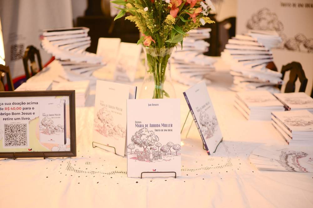 Livro conta história de Maria de Arruda Müller, uma mulher à frente do tempo e que viveu para educar