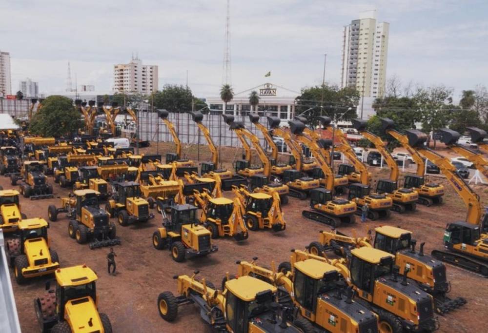 Prefeitos de Cuiabá, VG e Rondonópolis não comparecem a entrega de maquinário