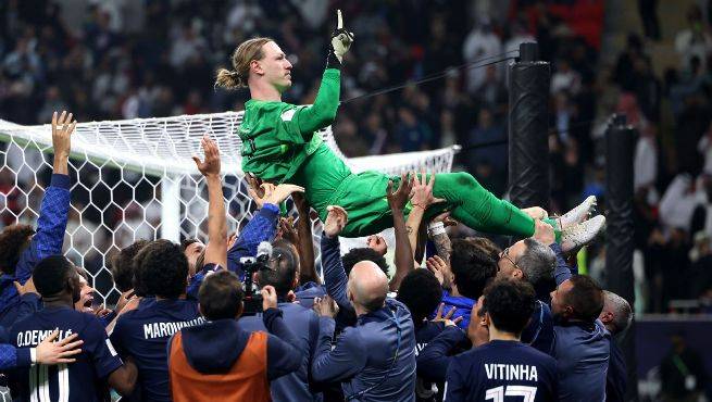 Safonov brilha nos pênaltis e PSG vence Flamengo na final da Copa Intercontinental