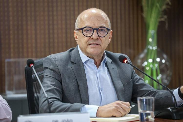 Pivetta diz que Republicanos apoiará Flávio Bolsonaro se ele liderar a direita em 2026