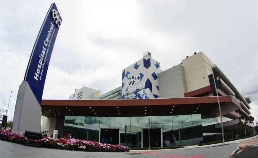 Mauro Mendes chama Hospital Central de 