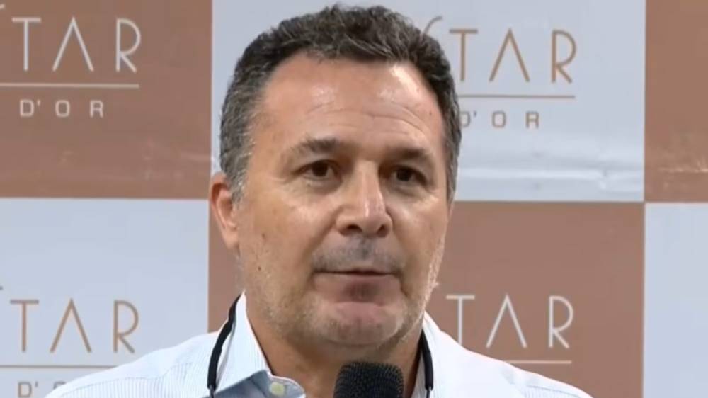 Bolsonaro: médico vai avaliar novo procedimento contra soluço em 29/12